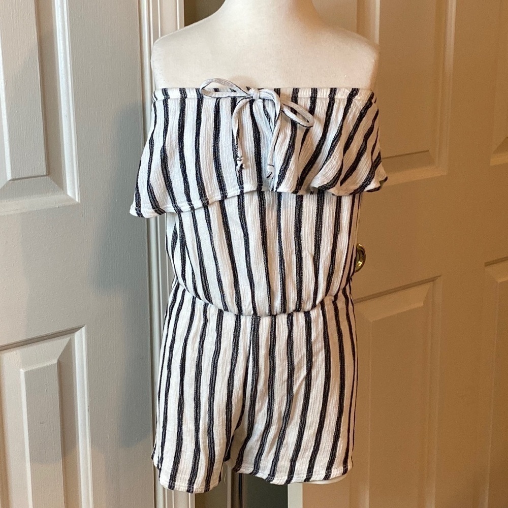 Pinc Striped Girls Strapless Romper Size Girls Medium in Like New Condition